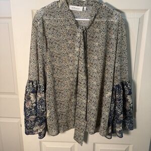 Labellum Hillary Scott Boho Bell Sleeve Floral Womens Top Classy Professional 1X